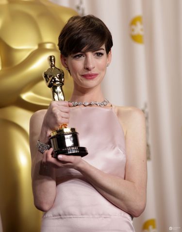Anne Hathaway odbierając Oscara była tylko pozornie szczęśliwa
85th Annual Academy Awards - Press Room 
at Dolby Theatre
© Chase Rollins / AFF-USA.COM