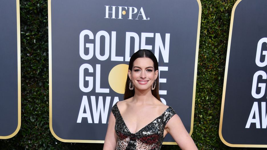 Anne Hathaway na Złotych Globach 2019