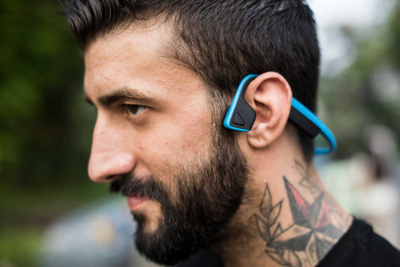 Jakie słuchawki bezprzewodowe douszne kupić?