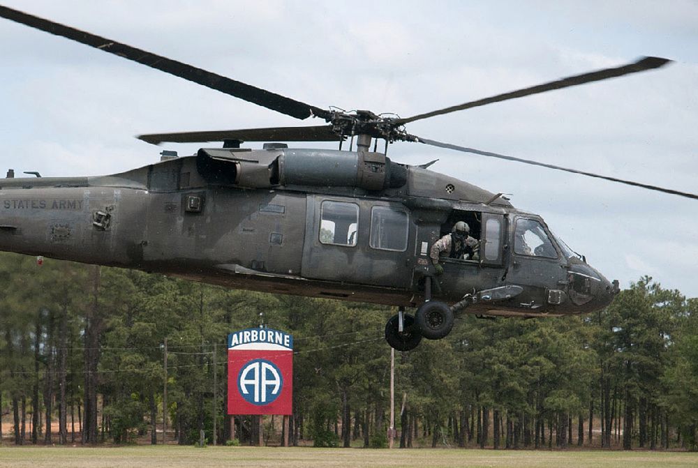 Black Hawk uziemiony po zderzeniu z dronem. Śmigłowiec ochraniał uczestników szczytu ONZ