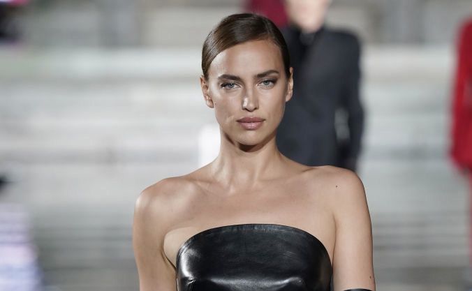 Irina Shayk na wybiegu we Włoszech. Modelka rzuciła się w wir pracy