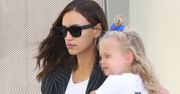 Irina Shayk z córką i matką. Ani śladu po Bradleyu Cooperze