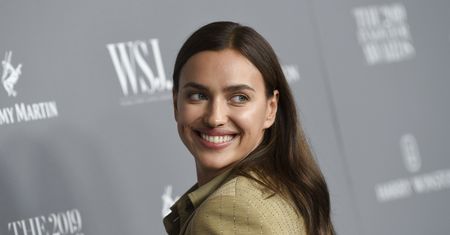 Irina Shayk na afterparty po Brit Awards 2020. Zaskoczyła swoją stylizacją