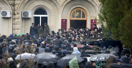 Protesty w Abchazji. Tłum domaga się dymisji prezydenta Raula Chadżymby