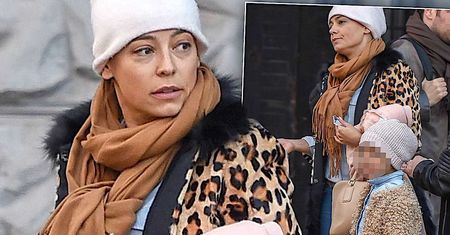 Zdjęcia paparazzi: Anna Mucha z dziećmi na wiosennym spacerze! Mała Stefania jest bardziej stylowa niż jej sławna mama!