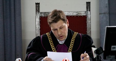 Rzecznik praw obywatelskich ma pytanie do KRS. W sprawie rzecznika dyscyplinarnego sędziów