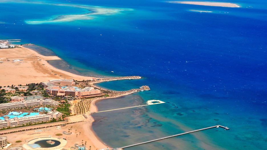 Hurghada kusi wspaniałymi plażami oraz idealnymi warunkami do nurkowania