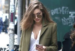 LOOK OF THE DAY: Gigi Hadid w płaszczu Sandro