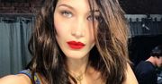 Prowokująca czy niechlujna? Bella Hadid i jej zdjęcie w samolocie