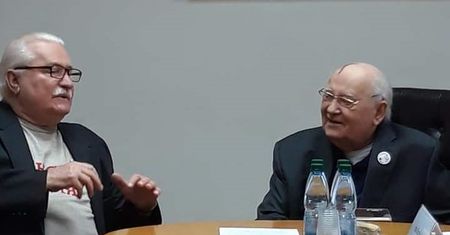 Gorbaczow wieszczy globalną katastrofę. Wałęsa: Trzeba wycofać się z broni jądrowej