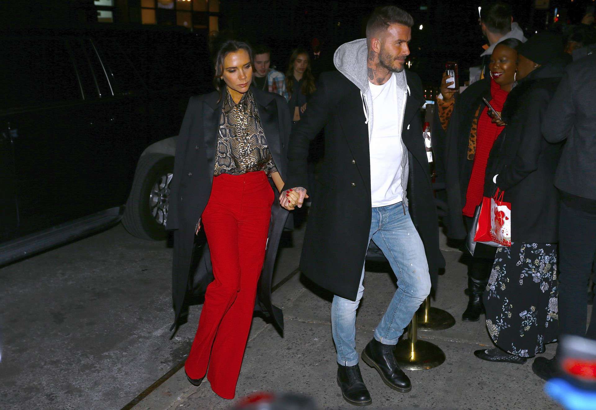 Victoria i David Beckham zabrali syna z dziewczyną na pokaz mody