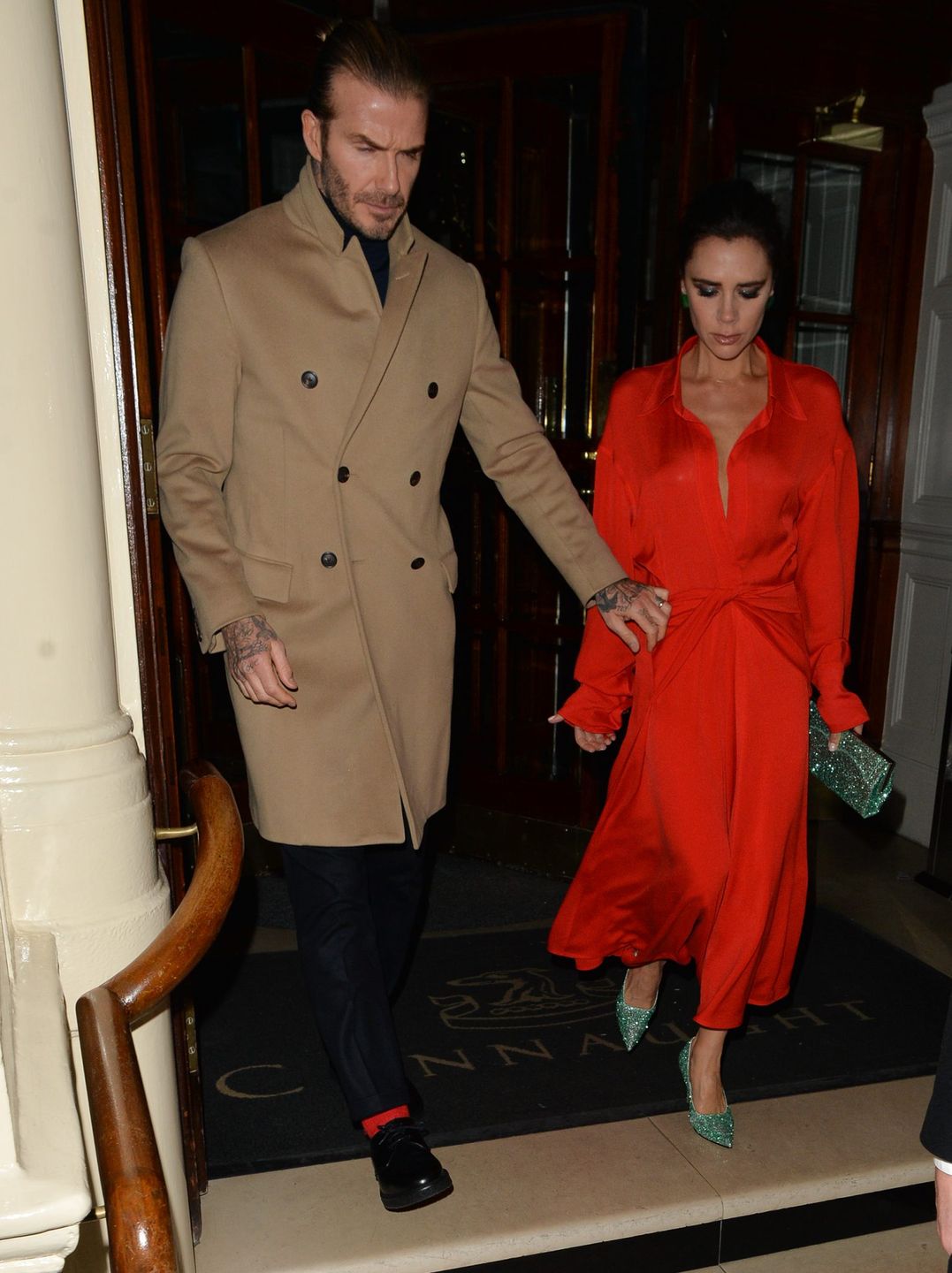 Wystylizowani Victoria Beckham i David Beckham złapani przez paparazzi w Londynie