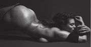 Ashley Graham pozuje nago w sesji dla "V Magazine"