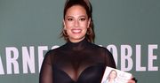 Ashley Graham promuje książkę w prześwitującej sukience