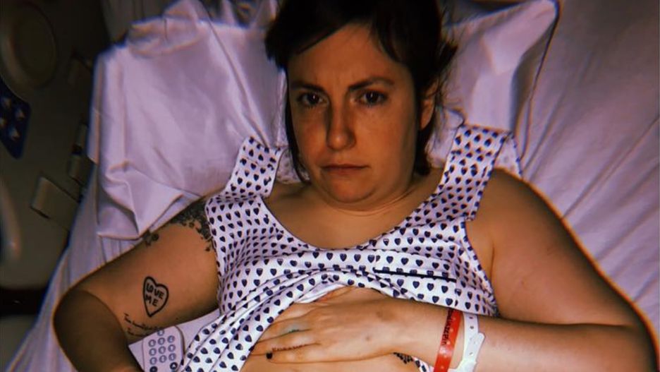 Lena Dunham pokazała zdjęcie po poważnej operacji. "Majtki z siatki i blizny są super"