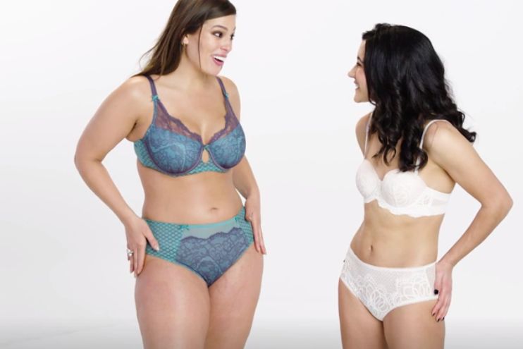 Ashley Graham w sesji ze zwykłymi dziewczynami. "Stwórzmy nową normalność!"
