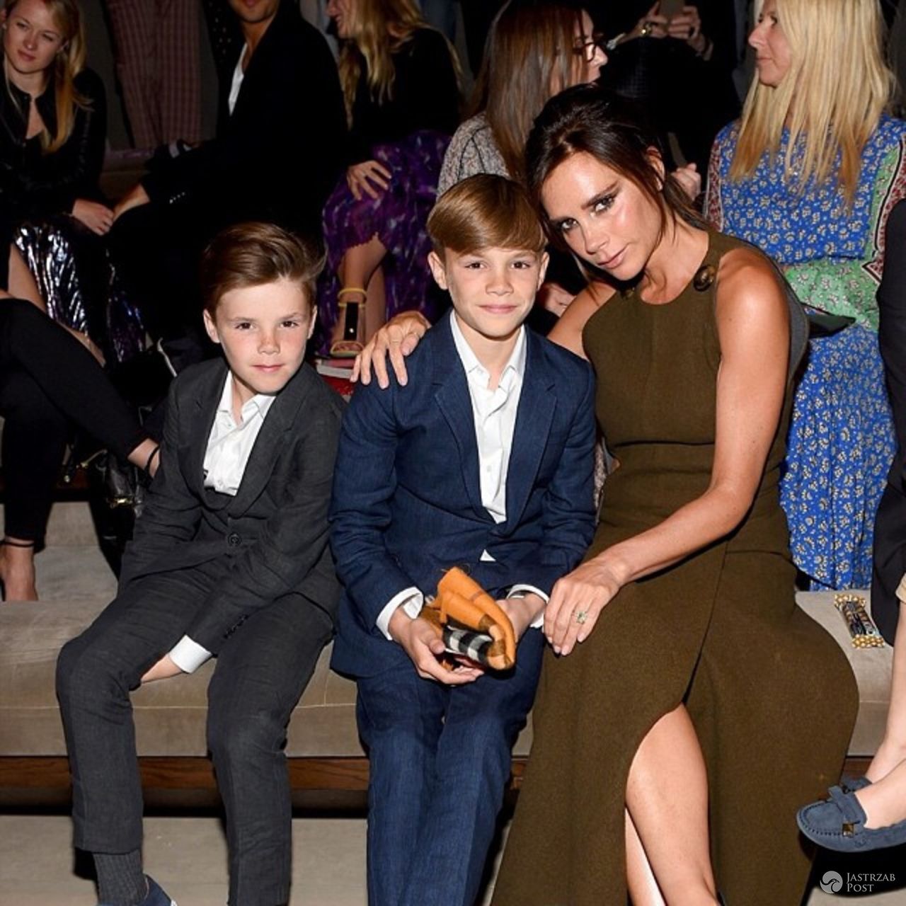 Victoria Beckham z synami Cruzem i Romeo (fot. ONS)