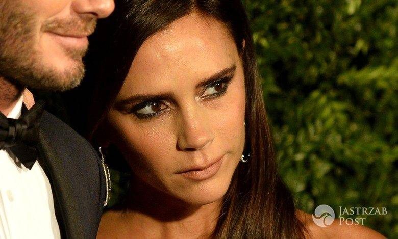 Victoria Beckham zupełnie jak nie ona! Kreacja projektantki kosztuje fortunę i jest inna niż wszystko, w czym do tej pory się pokazała