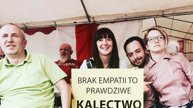 Karolina Hamer jest medalistką Mistrzostw Świata i Europy w pływaniu, paraolimpijką i laureatką prestiżowych nagród