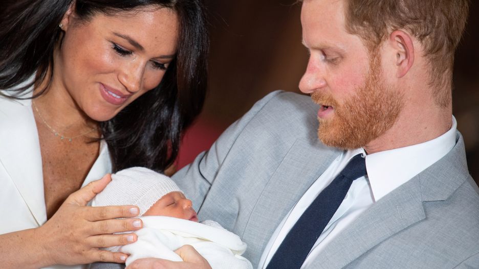 Meghan Markle i książę Harry podali imię dziecka. Zobacz pierwsze zdjęcia ukazujące Royal Baby i sprawdź jak nazywa się chłopiec.