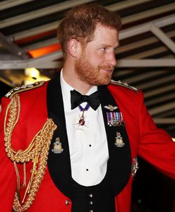 Księżna Meghan i książę Harry na czerwono. Nie dało się ich nie zauważyć