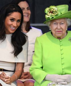 Księżna Meghan uszanowała zabawną rodzinną tradycję. Wręczy Harry'emu "wstydliwy" prezent przy królowej