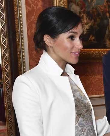 Meghan Markle w ciążowej stylizacji