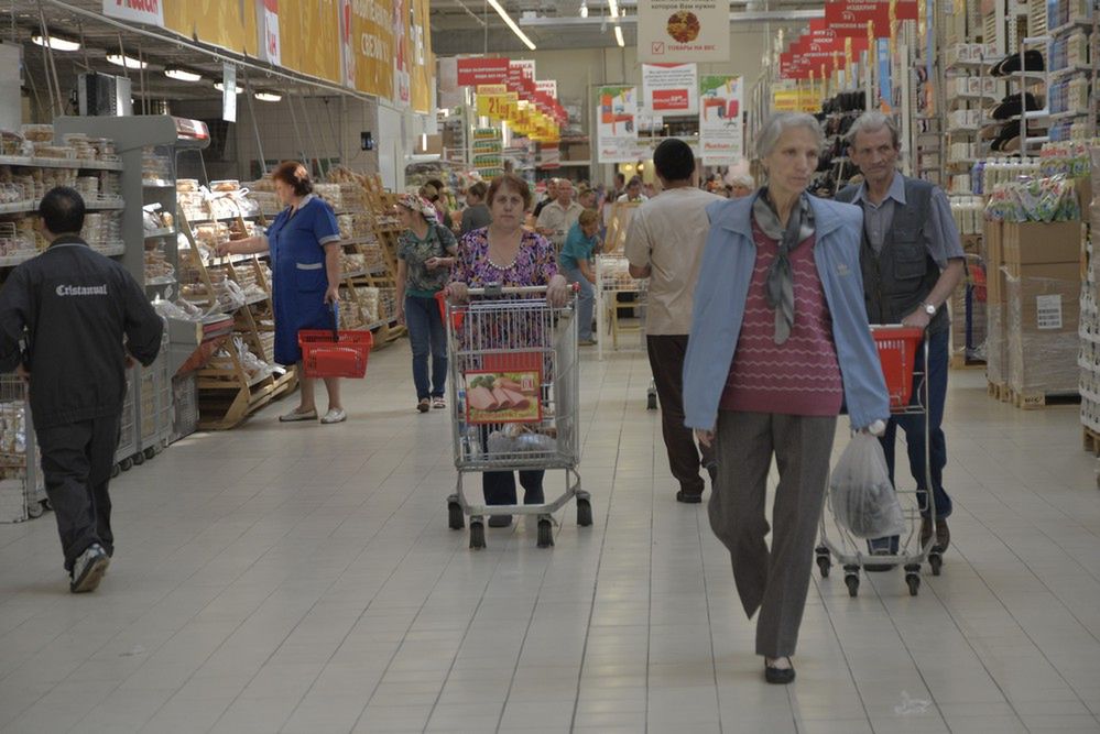 Auchan przejmuje dwa sklepy po Piotrze i Pawle