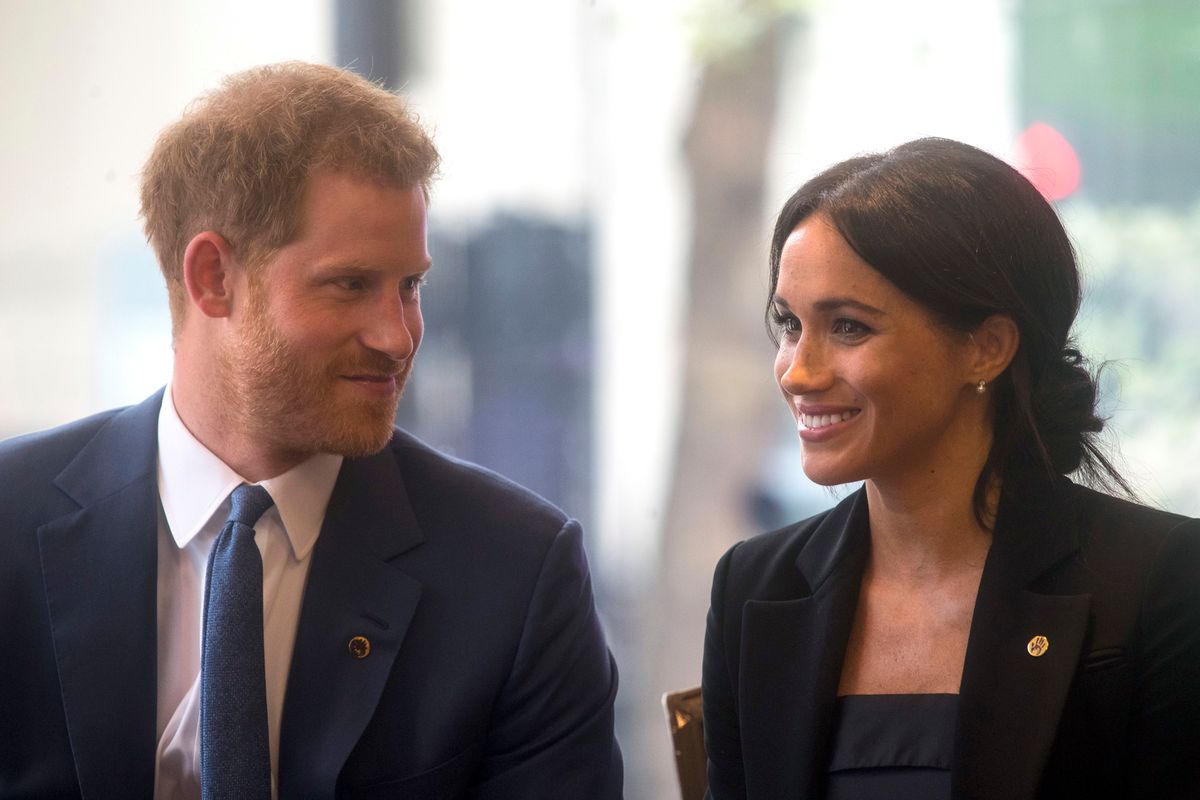 Księżna Megan i książę Harry na spotkaniu kolędowym. Uroczy rodzinny obrazek