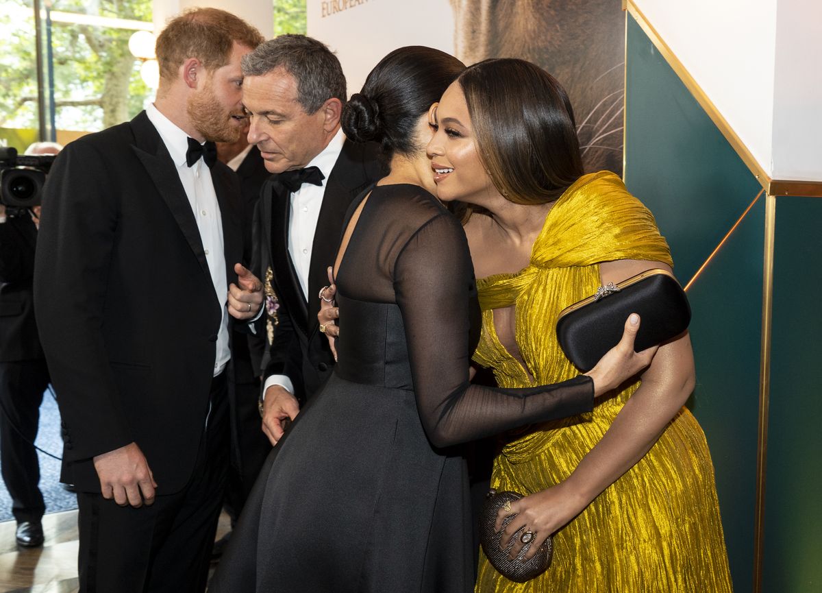 Beyonce szeptała z księżną Meghan. Wyłapali, co do siebie mówiły