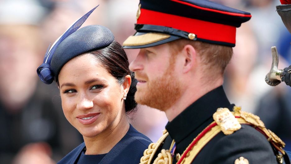 Meghan i Harry nie stracą tytułów nadanych przez królową. Autorzy petycji liczą na precedens