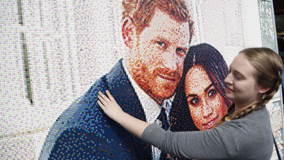 Ślub księcia Harry'ego i Meghan Markle ma promować wizerunek nowoczesnej i bliskiej poddanym monarchii