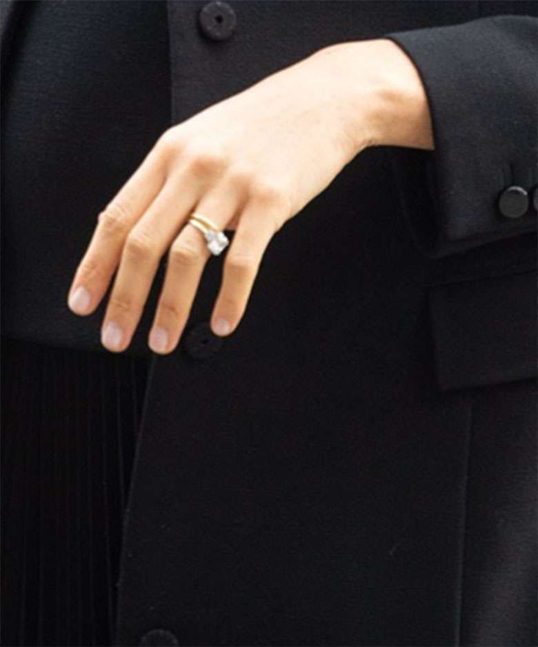 Stylizacja Meghan Markle na spotkaniu ze studentami
