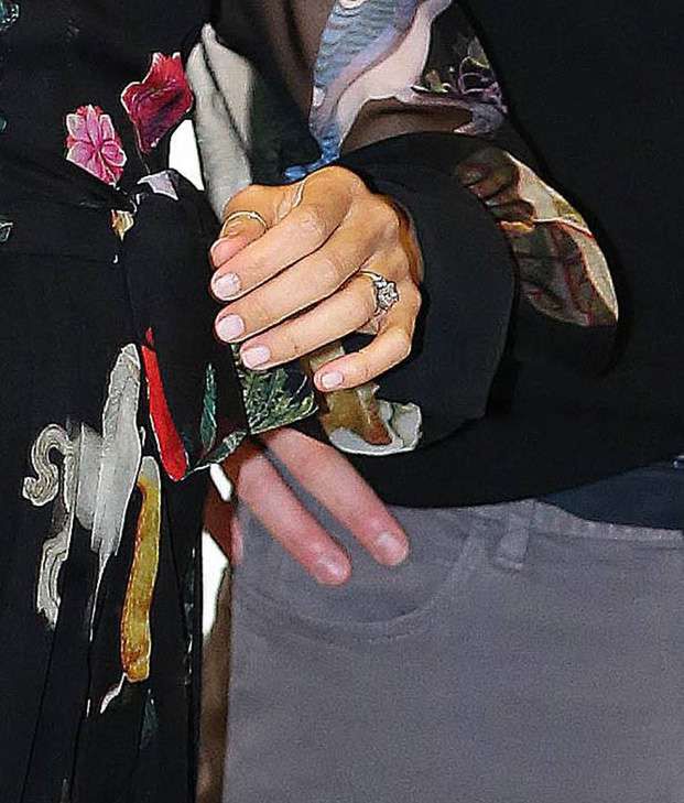 Stylizacja Meghan Markle w Bristolu