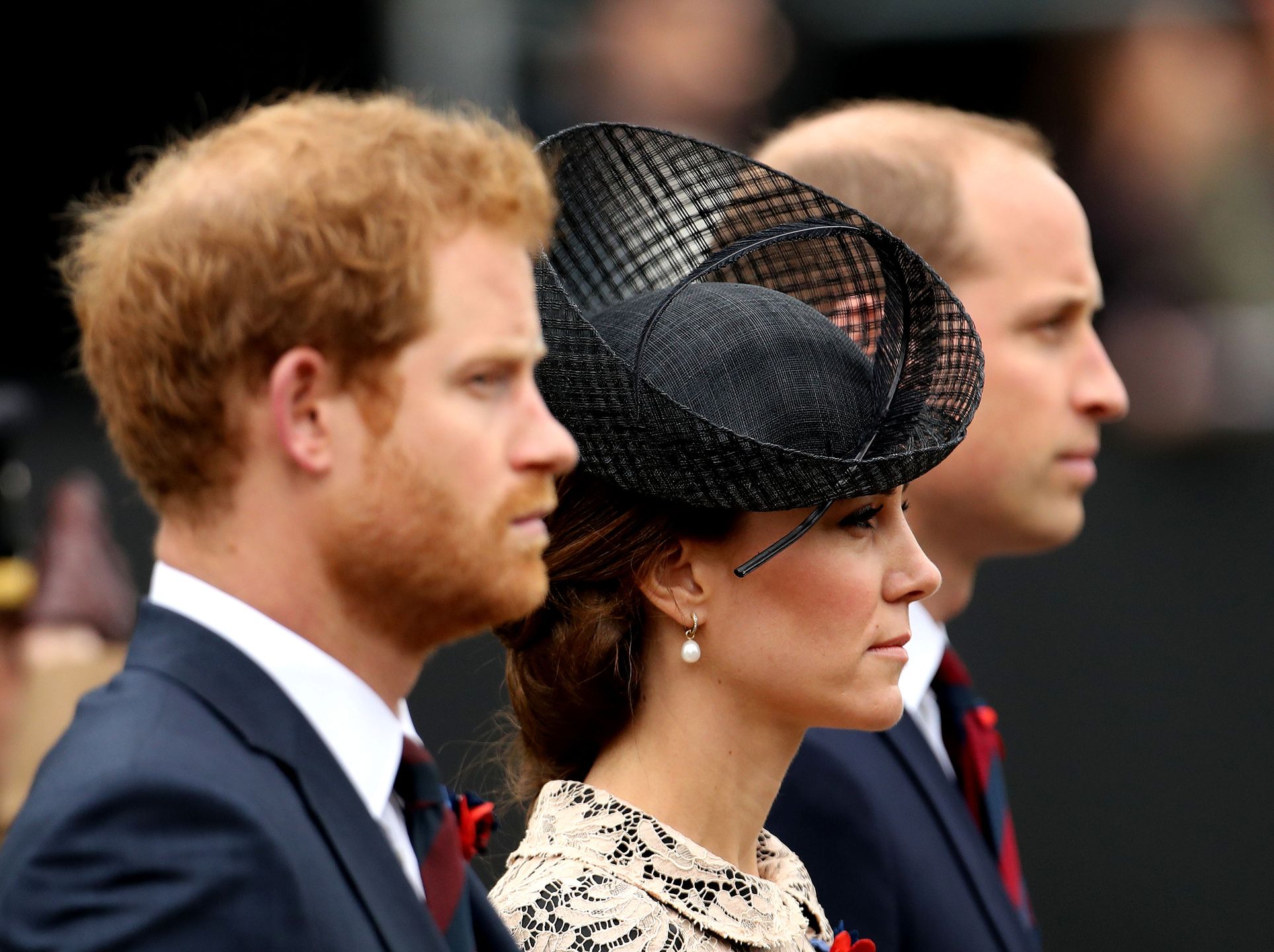 Rudowłosy Harry to niesforny dzieciak na dworze Windsorów