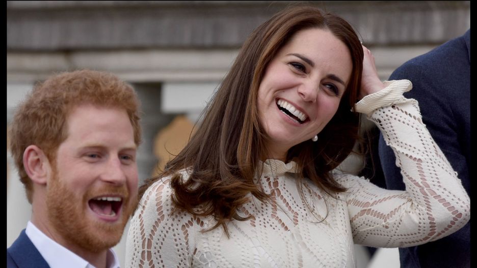 Książę Harry wyrasta na największego romantyka w rodzinie królewskiej