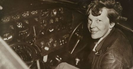 Tajemnica Amelii Earhart rozwiązana? Słynna pilotka miała przeżyć katastrofę lotniczą