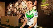 W 2014 roku został wicemistrzem świata FIFA Interactive World Cup. Teraz gra dla VfL Wolfsburg. Wciąż na konsoli