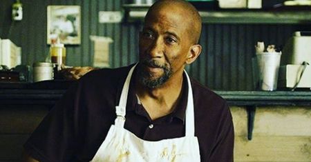 Zmarł Reg E. Cathey znany z seriali "House of cards" i "Outcast: opętanie"