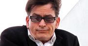 #dziejesiewkulturze: Charlie Sheen nie będzie dumny z nowej roli. Widmo bankructwa zmusza go do grania w byle czym [WIDEO]