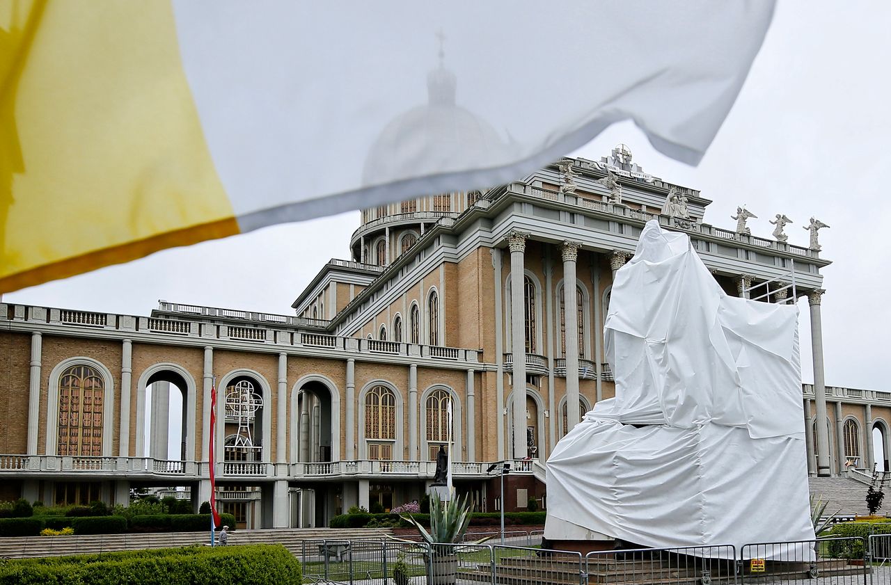 Usunięto pomnik byłego kustosza bazyliki w Licheniu. Wiadomo, kto stanie na cokole