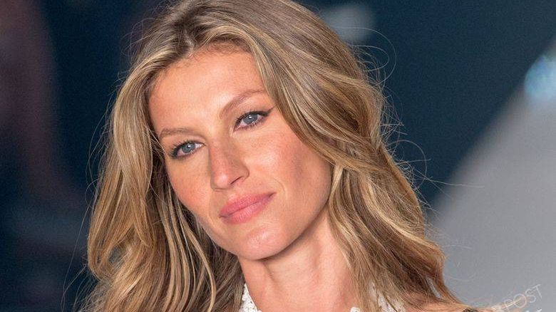 (150416) -- SAO PAULO, April 16, 2015 () -- Brazilian supermodel Gisele Bundchen presents fashion creation of Colcci on a fashion show of Sao Paulo Fashion Week in Sao Paulo, Brazil, April 15, 2015. Gisele Bundchen made her last catwalk stroll down Wednesday night, putting a farewell to her 20-year career which has made her a legend in fashion industry. The 34-year-old Brazilian woman is currently the world's highest-paid model according to a Forbes magazine ranking in 2014. (/Xu Zijian) (bxq)