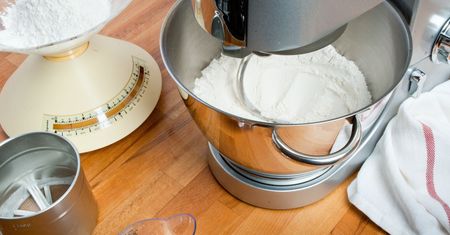 Miksery i roboty kuchenne w atrakcyjnych cenach. Kupisz nawet za mniej niż 100 zł