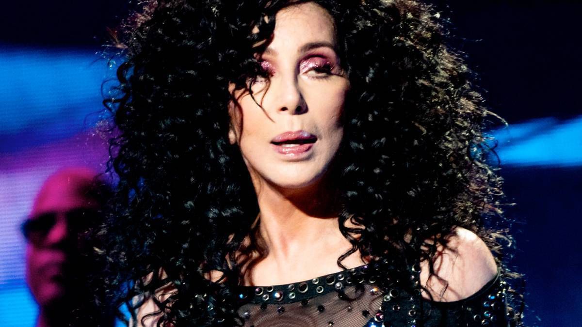 Tabloid donosi o złym stanie Cher: "Jest na łożu śmierci". Podobno walczy z ciężką chorobą
