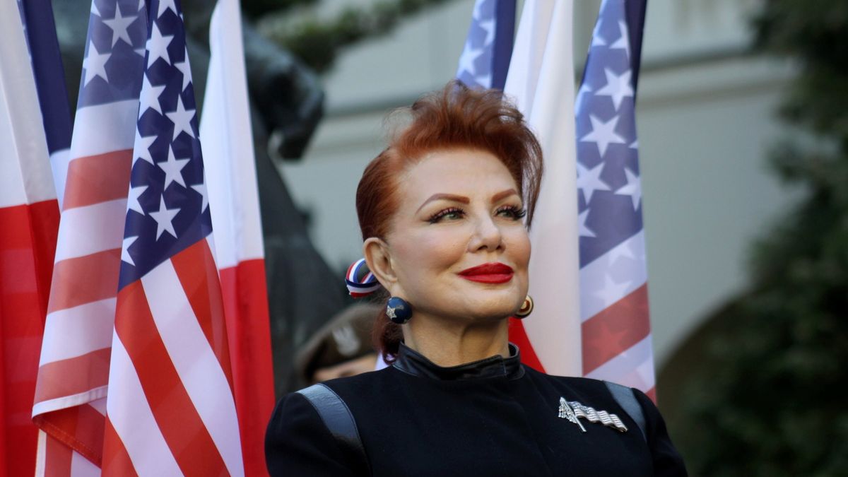 Ambasador USA usiadła do okienka.