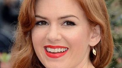 Isla Fisher to australijska aktorka znana z takich filmów jak "Polowanie na druhny", "Wyznania zakupoholiczki" czy "Wielki Gatsby".