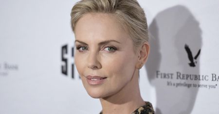 Charlize Theron pokazała, do kogo należą najpiękniejsze nogi w Hollywood