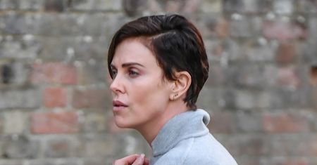 Charlize Theron ma nową fryzurę. Postawiła na krótkie włosy