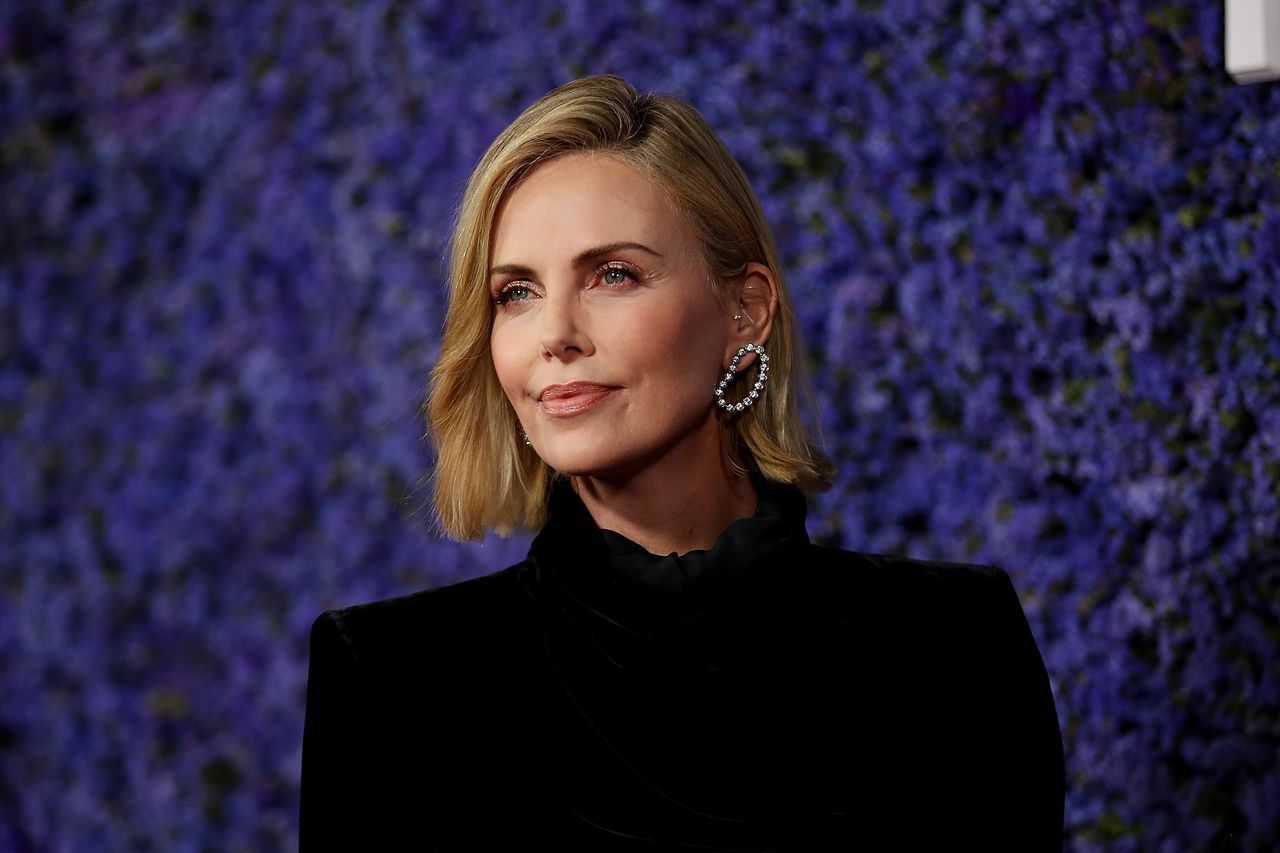 Charlize Theron cierpi na ''syndrom oszusta''. Wielu z nas ma taki sam problem