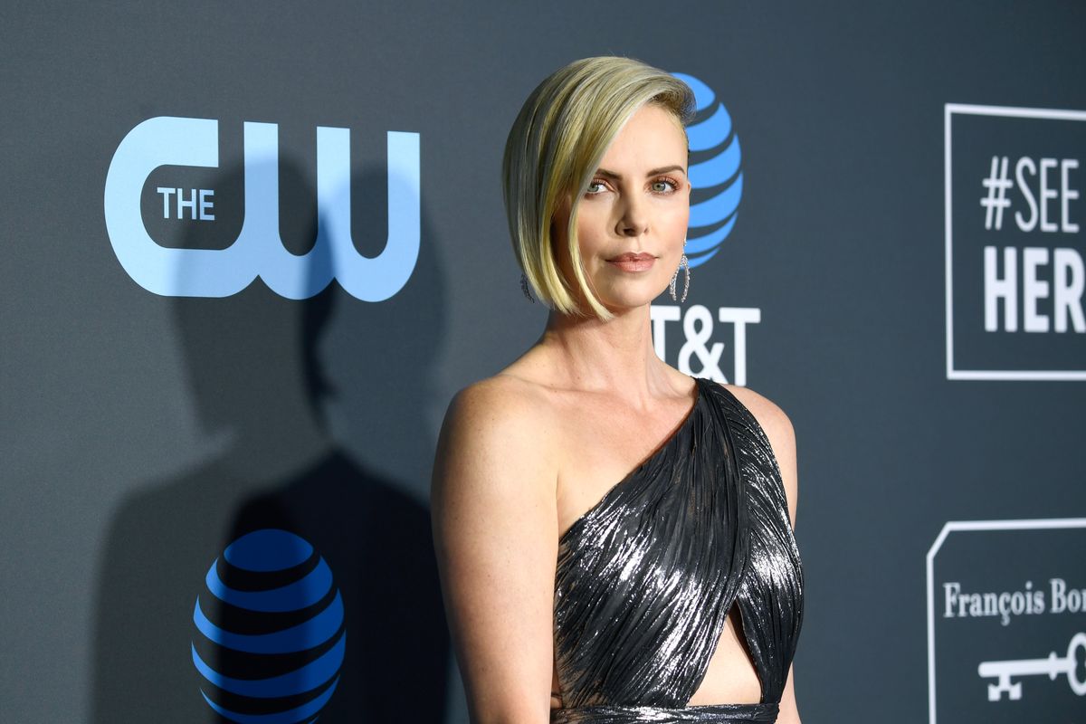 Charlize Theron na zdjęciu sprzed lat. Nie do poznania